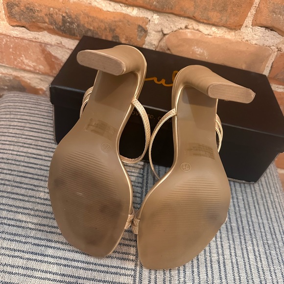Lulu’s Ferrara Gold High Heel Sandals sz 7-1/2 - Picture 6 of 10